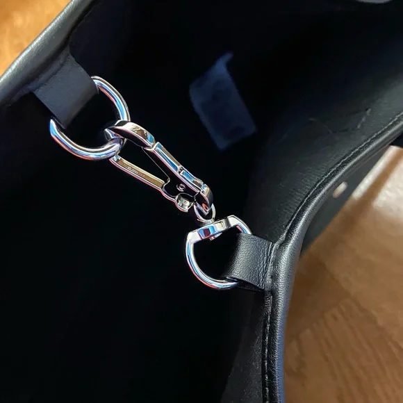 Karl Lagerfeld Tote. - Picture 4 of 7